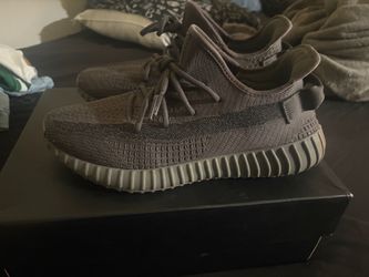 Yeezy 350 Boost V2 “Cinder” Size 9.5