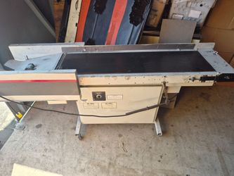Mail conveyer belt
