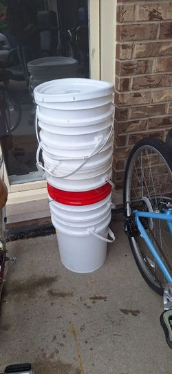 8 buckets
