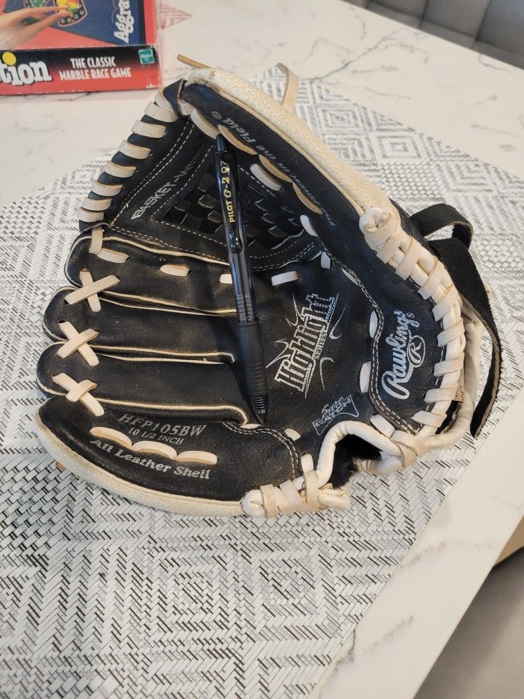 RAWLINGS HFP105BW LEATHER SOFTBALL GLOVE 10 1/2" LEFT HANDED GIRLS HIGHLIGHT SERIES SEE PICTURES & DESCRIPTION