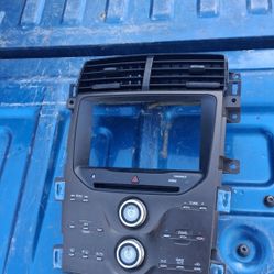 2011-2014 Ford Edge Heater Climate Control Radio