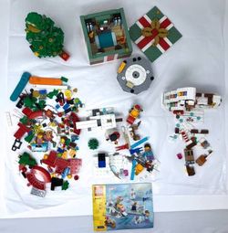 Holiday Christmas Legos Gingerbread House tree present 40338 -