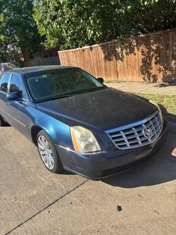 Cadillac DTS Full-Size Sedan