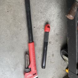 Milwaukee pipe wrench