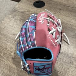 Wilson A2000 and Rawlings HOH 11.5”-11.75” baseball gloves