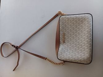Michael kors cross body purse