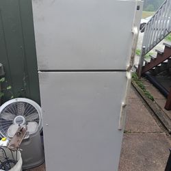 Hotpoint Refrigerator 