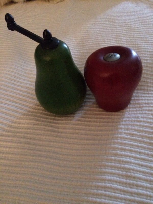 Wooden Salt Shaker & Pepper Mill