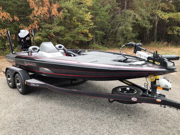 2019 Blazer 595 Pro-Elite bass boat, 2019 Mercury 225
