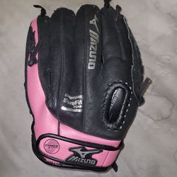 Mizuno 11" youth softball glove , right hand throw Black And Pink For $25 