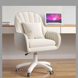 White Vanety Chair 