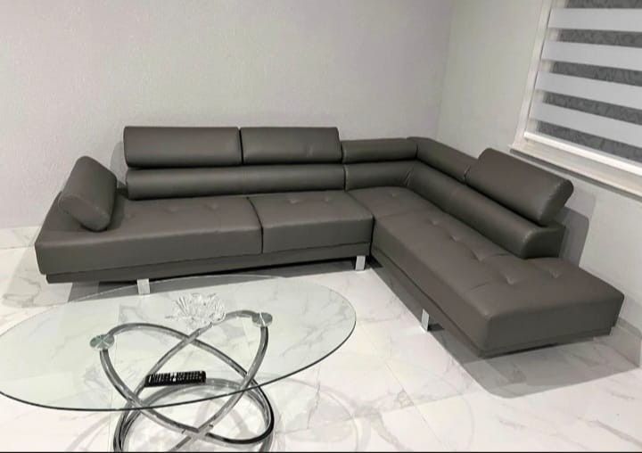 SECTIONAL COUCH  🛋 