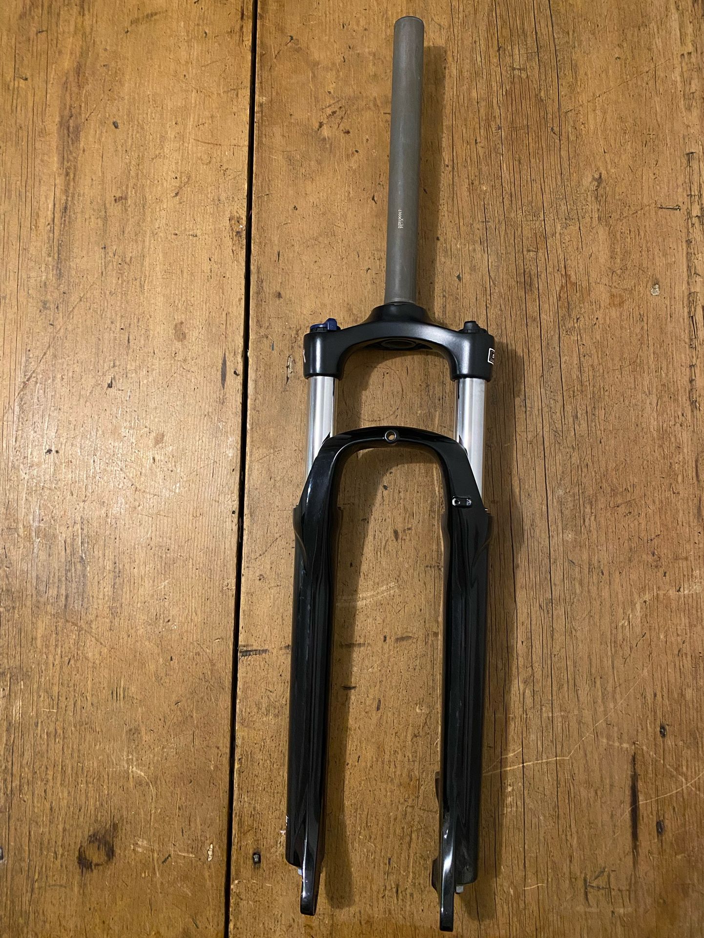 SR Suntour 27.5” Bike Fork Unthreaded 