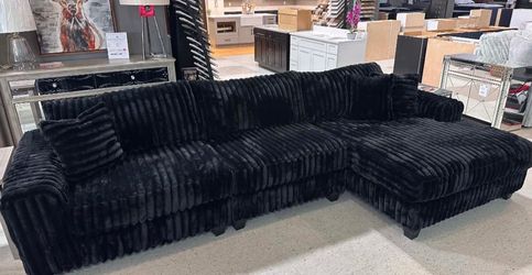 Olivia 🎉 brand new/ modern/luxury 🌼  Living Room L Shaped Sectional with Chaise