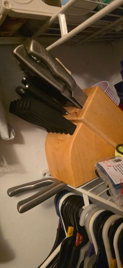 Knifes set with holder
