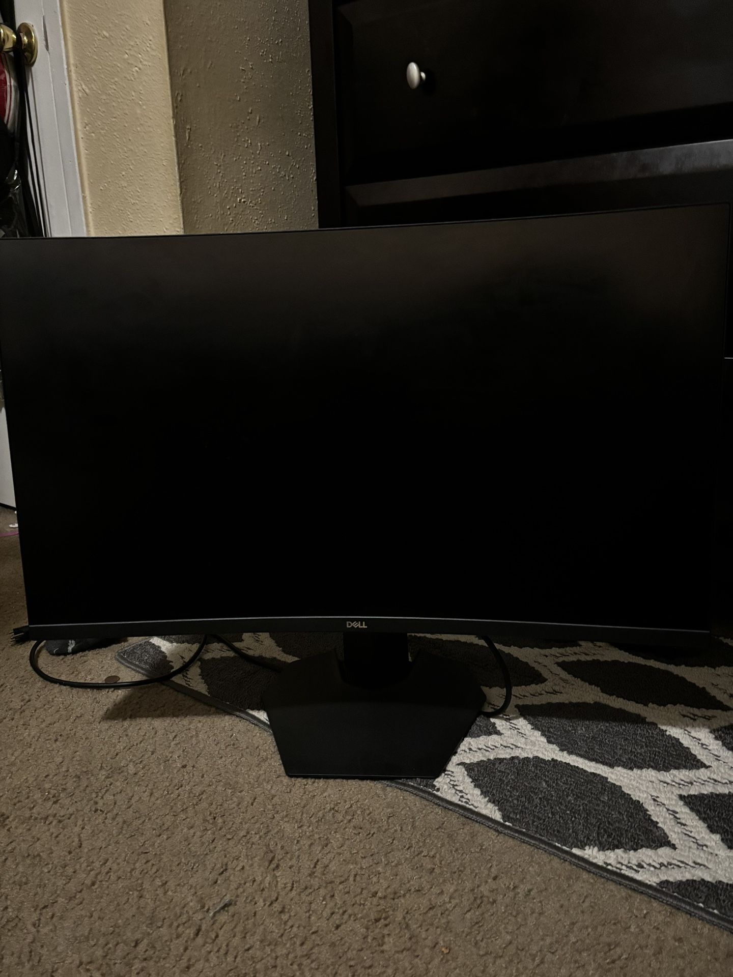 32” Curved Dell QHD Monitor 