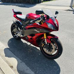 2007 Yamaha YZF-R6 – Clean, Runs Great, Low Miles