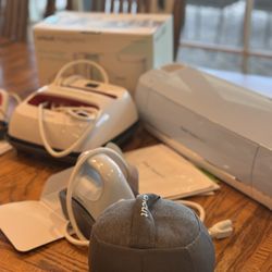 Cricut Lot - Explore Air 2 And Accessories 