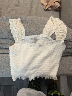 Women’s Tops Bundle – Urban Outfitters, H&M, Skechers – Like New