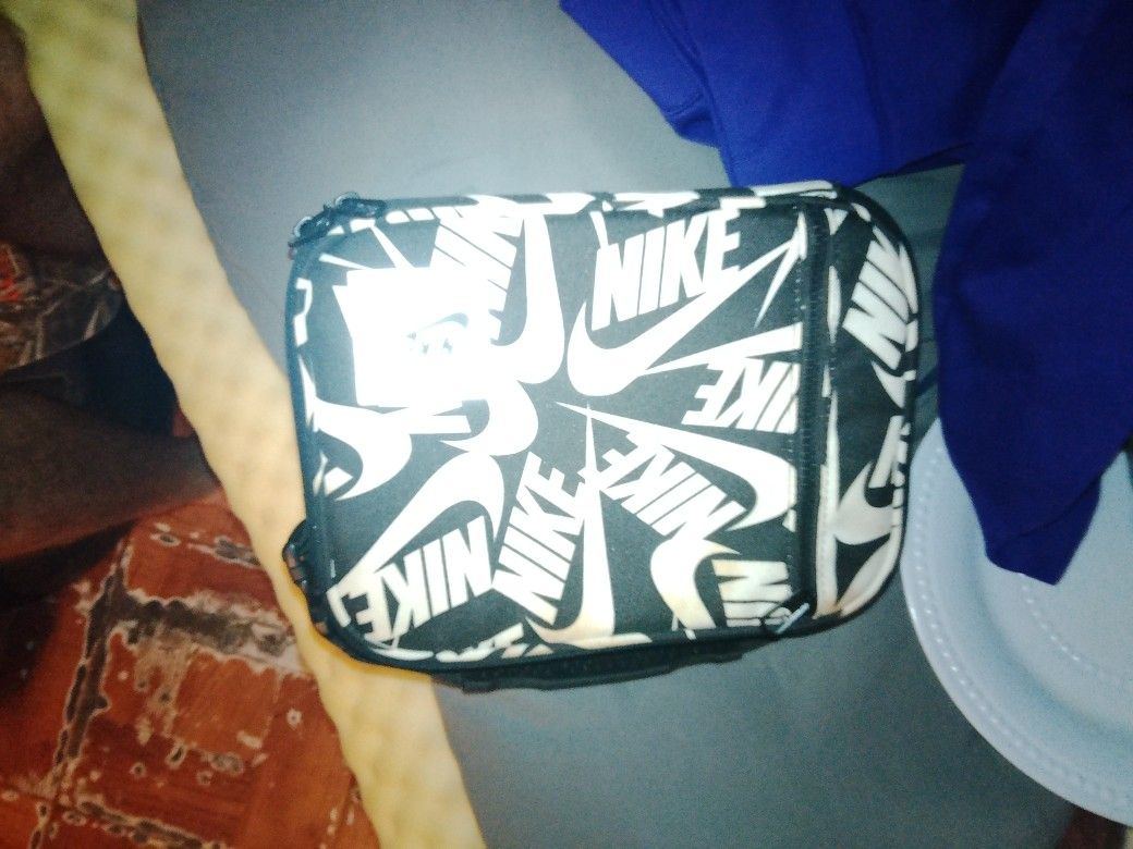 Sport's Wear With Free Sport Nike Lunch Box