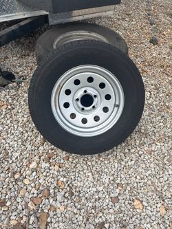 Trailer tire 15”.- 5 lug
