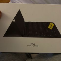 iPad Smart key board