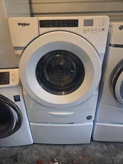 Whirlpool Front Load Washer with Pedestal