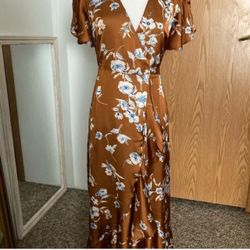 Large Dress Rust Color With White And Blue Flowers 