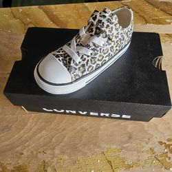 Infant cheetah printfant converse size 8