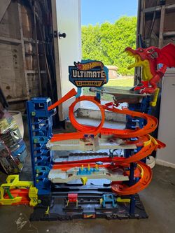 Hot Wheels City Ultimate Garage Playset