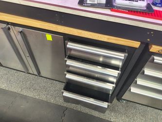 72 in Trinity rolling work benches