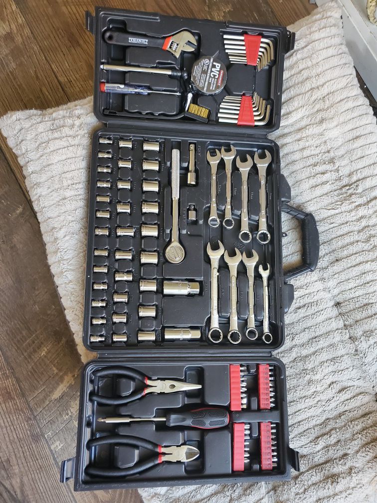 Durabuilt 101 piece tool kit