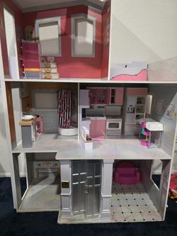 Rainbow High House