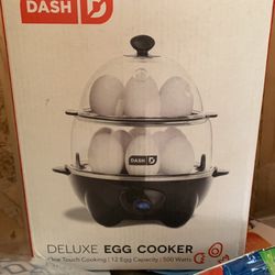 Dash Deluxe Egg Cooker
