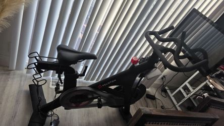 Peloton Bike Model PLTN-RB1VO