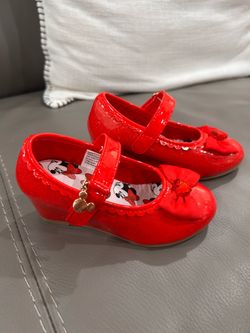 NEW! Minnie Mouse Child Shoes (Size 8) **Located in Hanford**