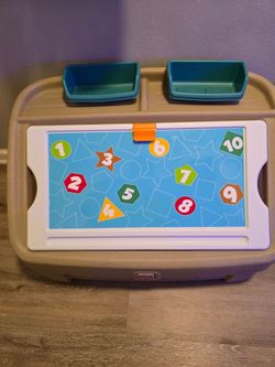 Step 2 toy box with Art Easel