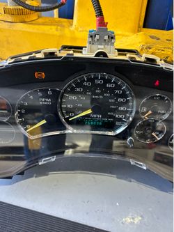 GM cluster 99-02  Silverado Yukon Tahoe suburban Denali cluster