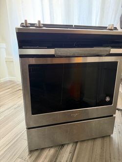 Whirlpool Stainless Steel Gas Range