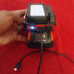 M18 MILWAUKEE Ligth Charger Cell TOOL Y Batería $125