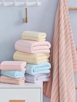 1pc Striped Soft Absorbent Bath Towel in Random Colors