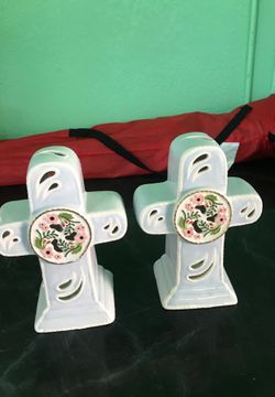 Cross candle holders