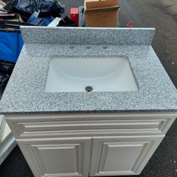 30" Bathroom Vanity,with Counter Top and Undermount Sink And Backslash