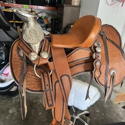 Silla De Caballo De Montar Completamente Nueva