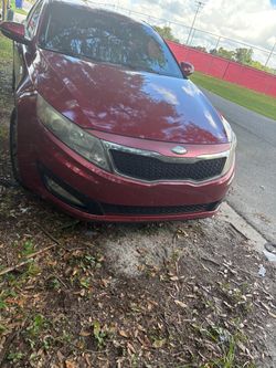 Kia Optima Sedan – Red