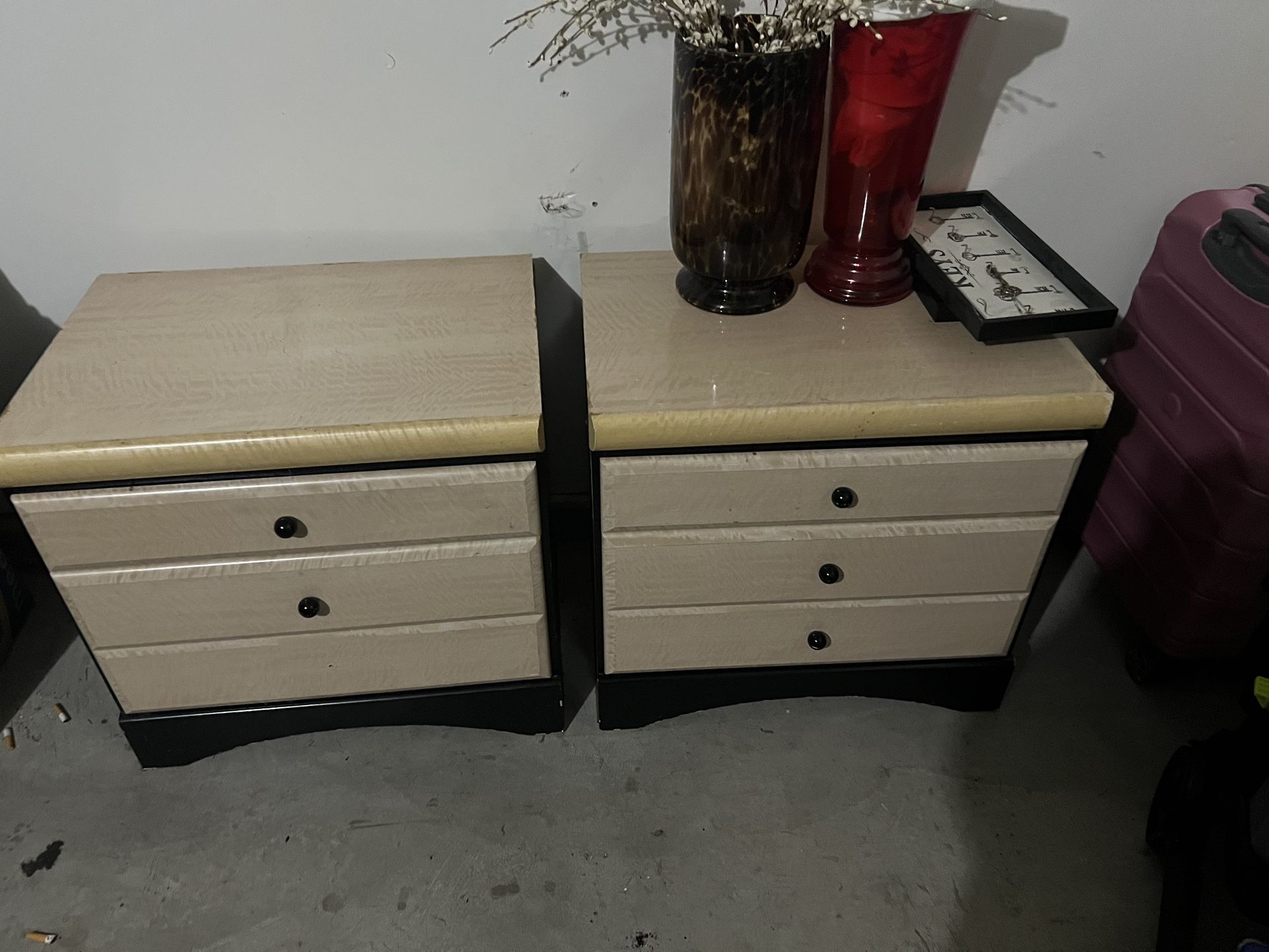 Dresser set