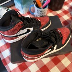 Jordan 1 Retro High OG (PS) – Varsity Red/Black/White – Size 2.5Y