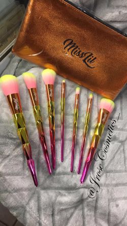 Miss lil brushes