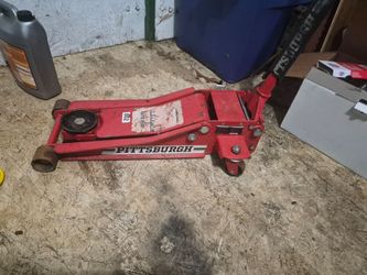 3 ton jack and 2 stands