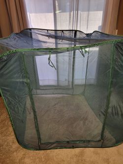 Gardener’s Supply Pop Up 4’ x 4’ Crop Cage / Garden Mesh Tent With Tent Stakes